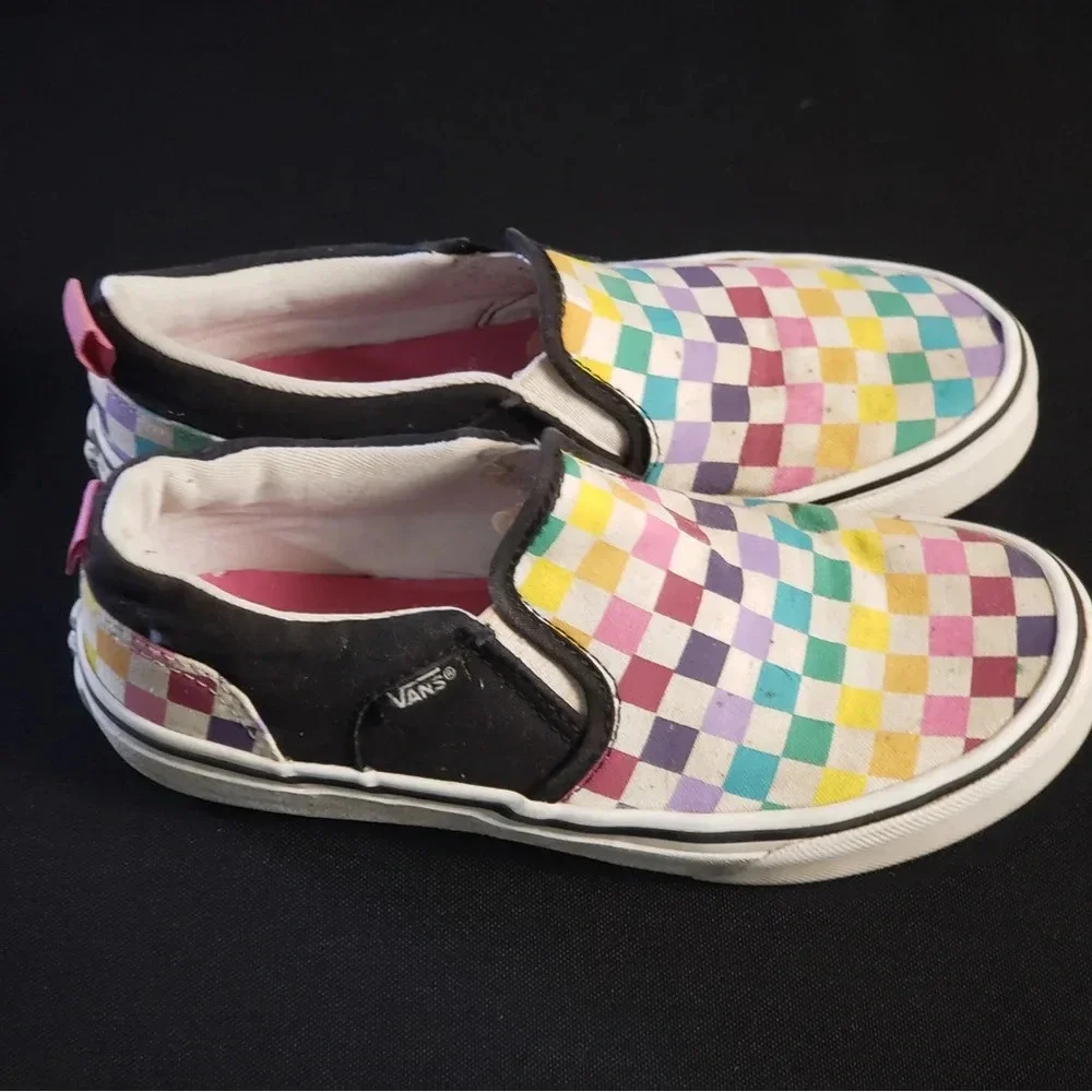Van’s Slip On Rainbow Checkered Sneakers Girl’s 3‎